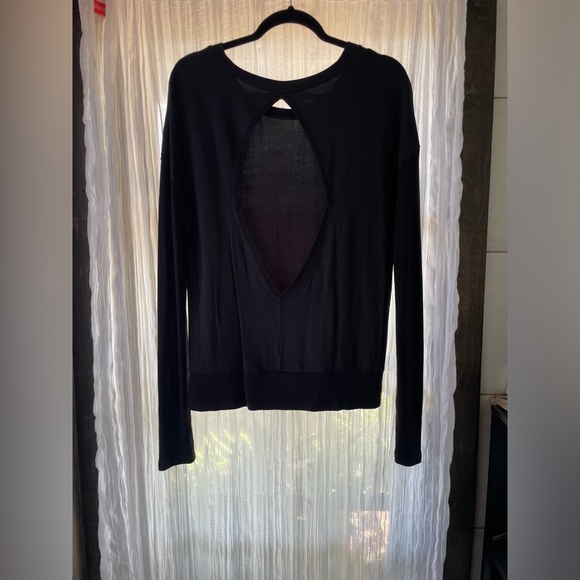 Alo size small open back long sleeve with thumb holes 😍 - Picture 4 of 4
